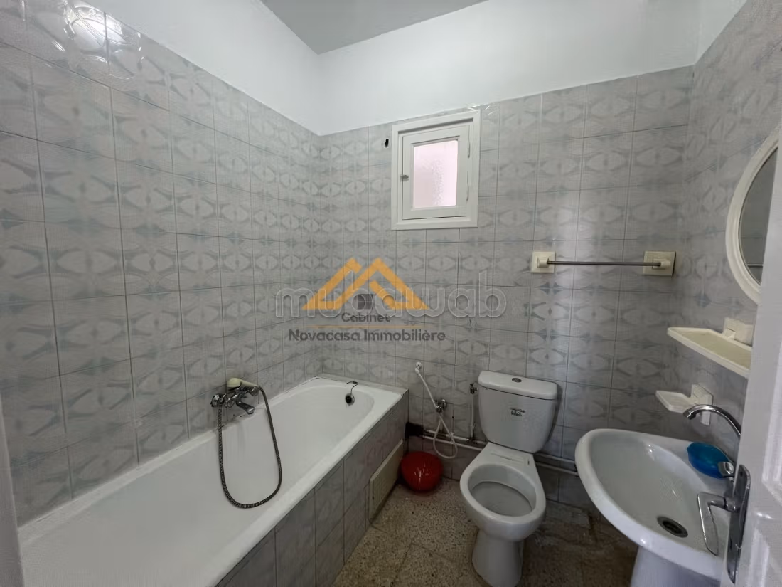 A vendre appartement s2 derriére clinique essalem