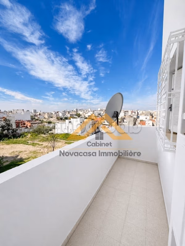 A vendre appartement s2 derriére clinique essalem