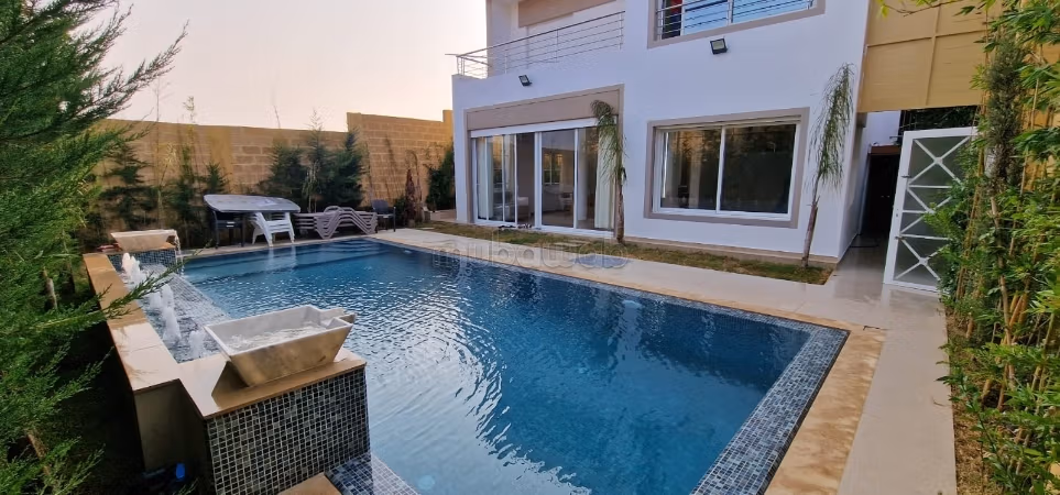 Somptueuse villa à vendre à Asilah. Surface de 220 m². Bien meublé