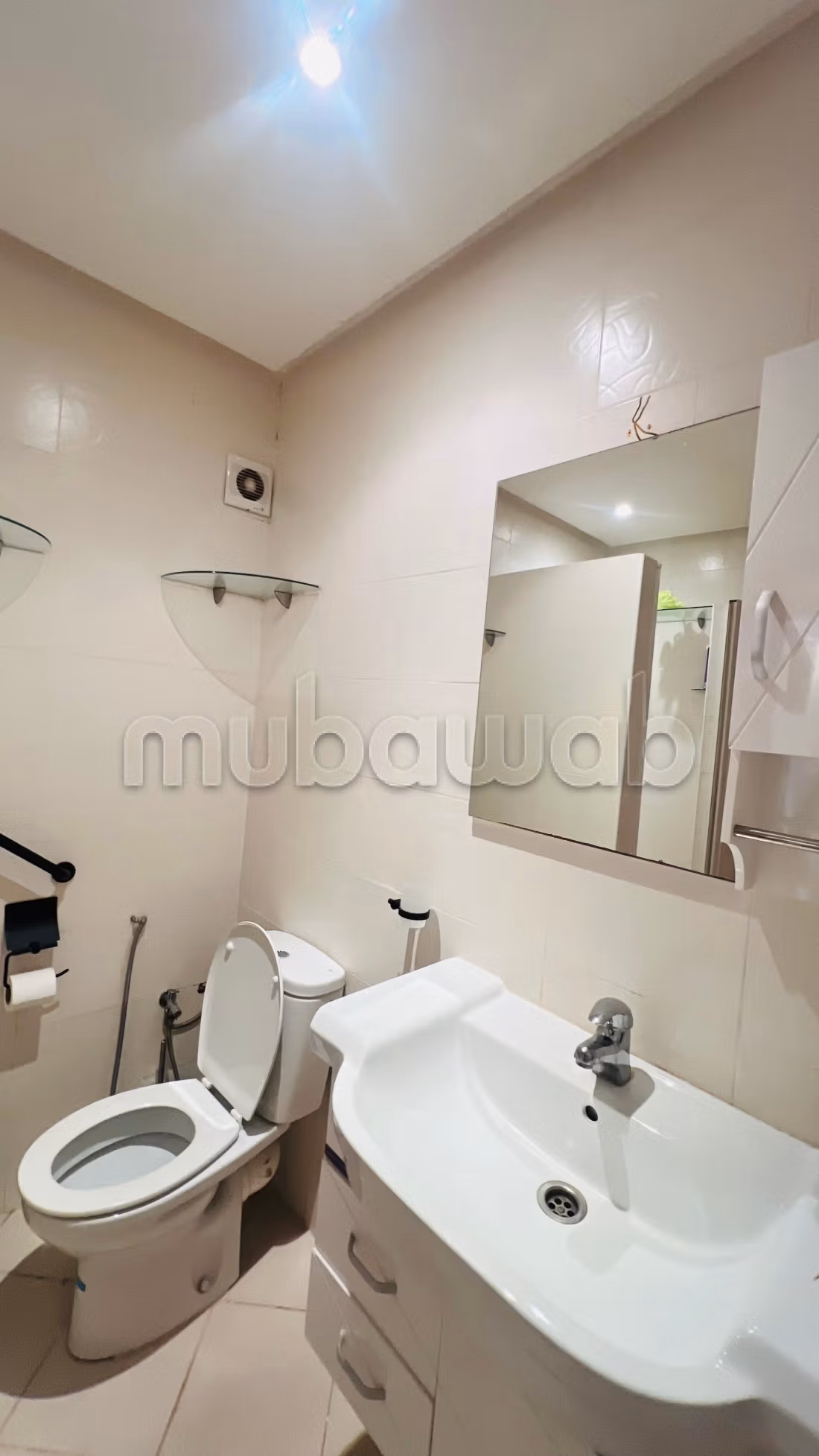 Louez cet appartement à Route Casablanca.
Superficie 150 m².
Places de parking et terrasse
