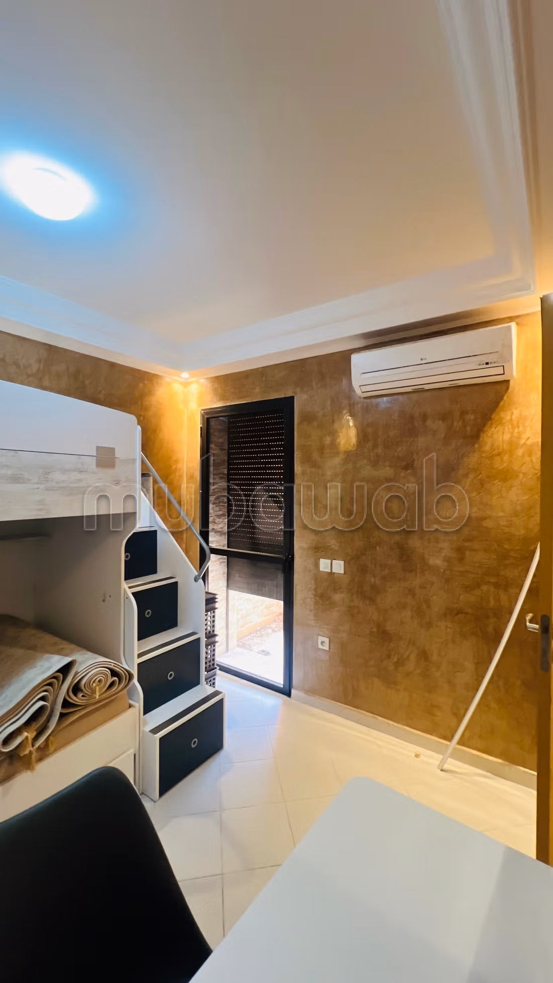 Louez cet appartement à Route Casablanca.
Superficie 150 m².
Places de parking et terrasse