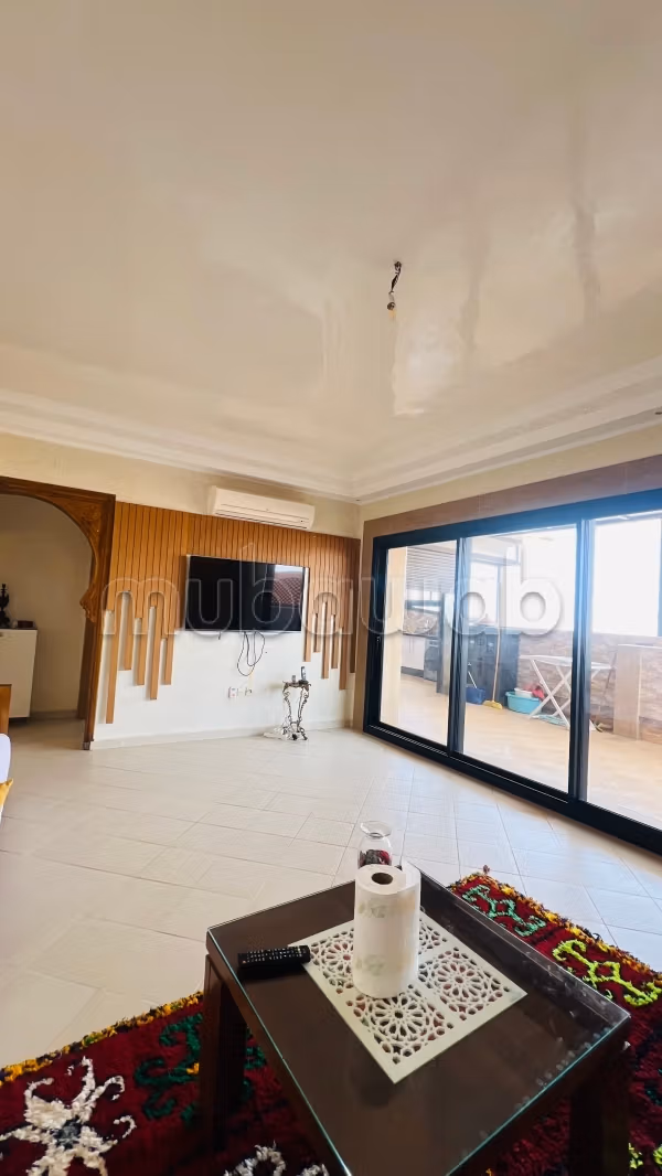 Affitto di un bellissimo appartamento a Route Casablanca. 3 camere. Ascensore e garage