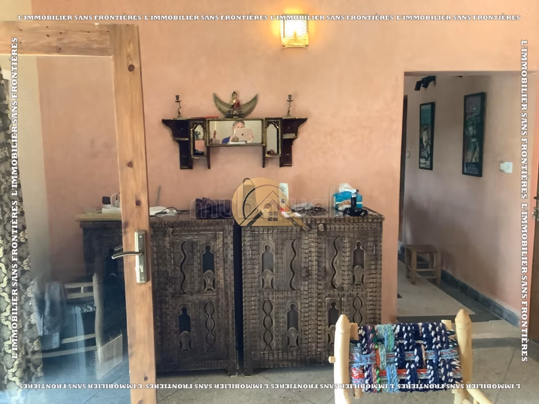 Vendita villa di lusso. 4 ampi locali. Arredato