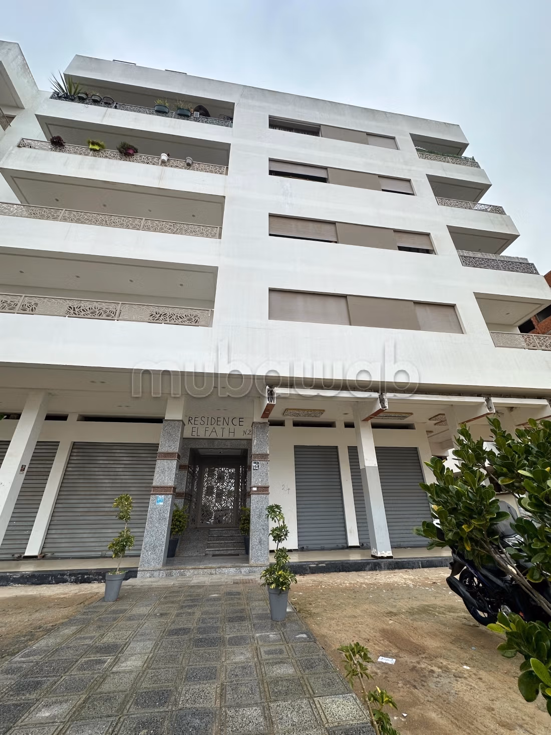 Modern 3 Bedroom Apartment for Sale with Lift