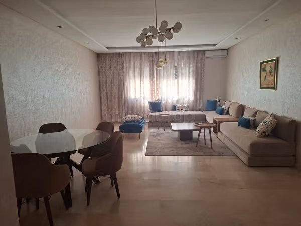 Appartement Palmier Spacieux avec Belle Luminosité