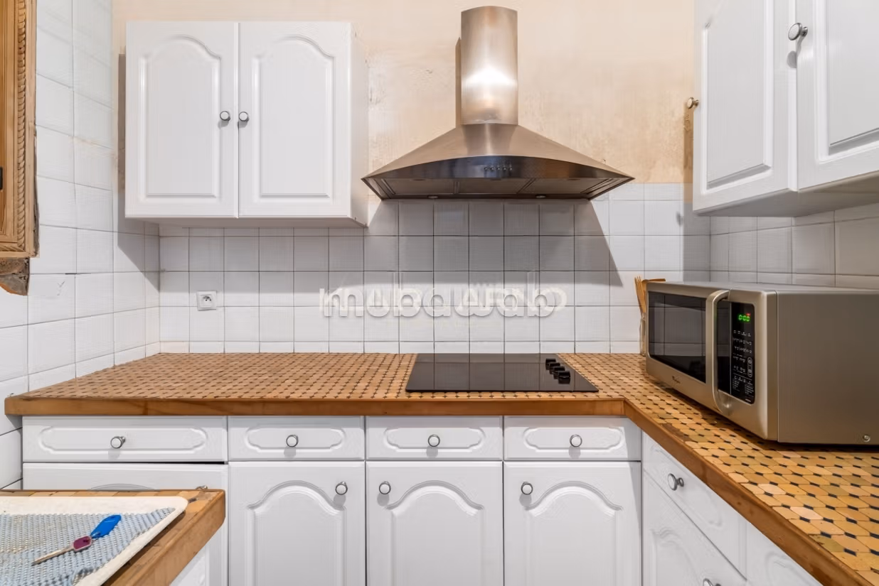 FOUDOUNK 80m² 
Medersa Ben Youssef 
4 Chambres