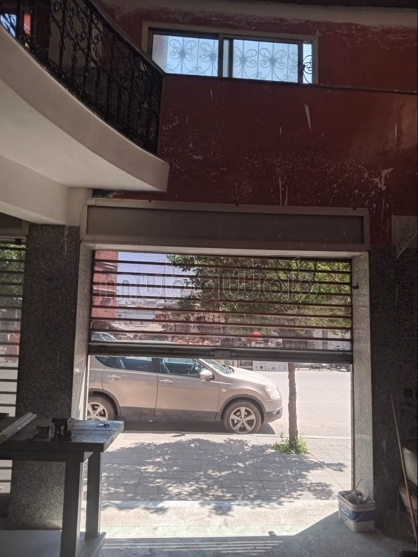 Beau local à vendre à Derb baladia 
Superficie 117 m²