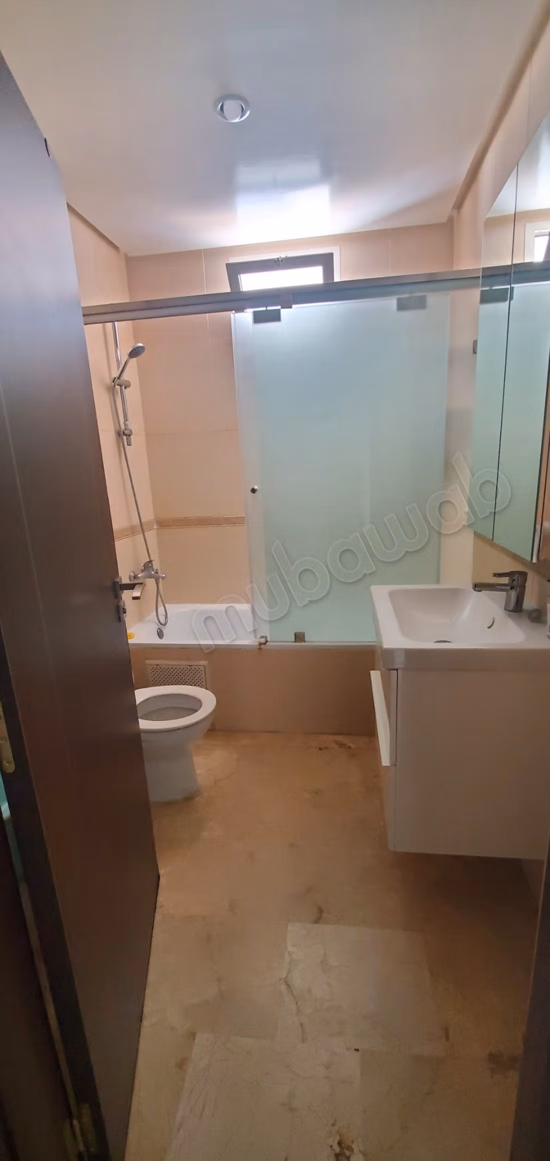 Location d'un appartement à Quartier Administratif. 3 belles chambres. Bien meublé