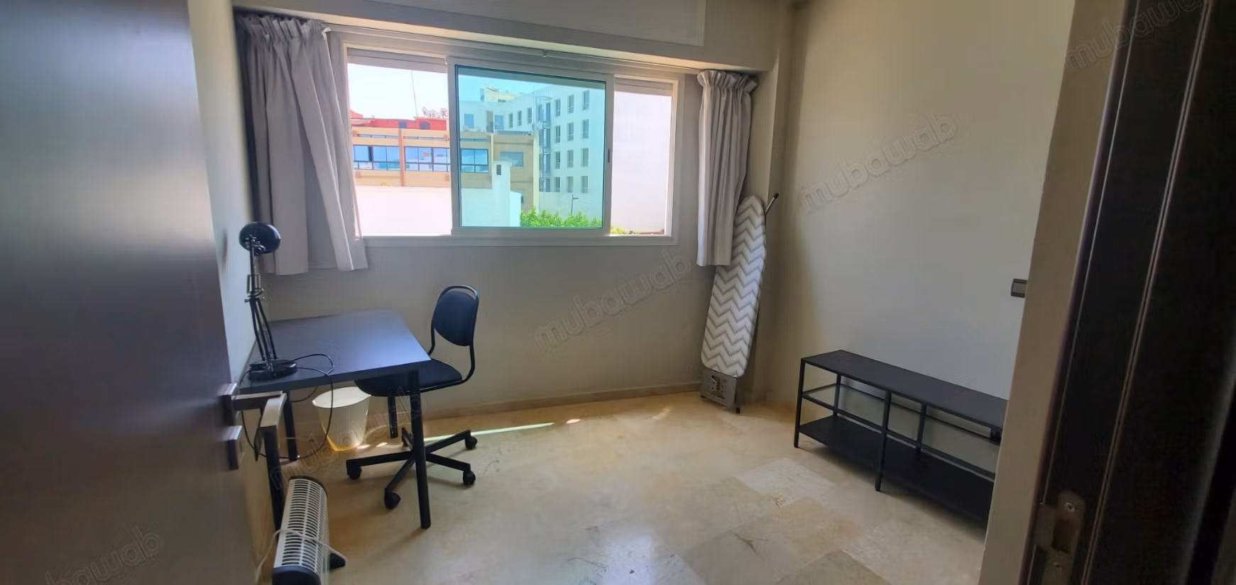Location d'un appartement à Quartier Administratif. 3 belles chambres. Bien meublé