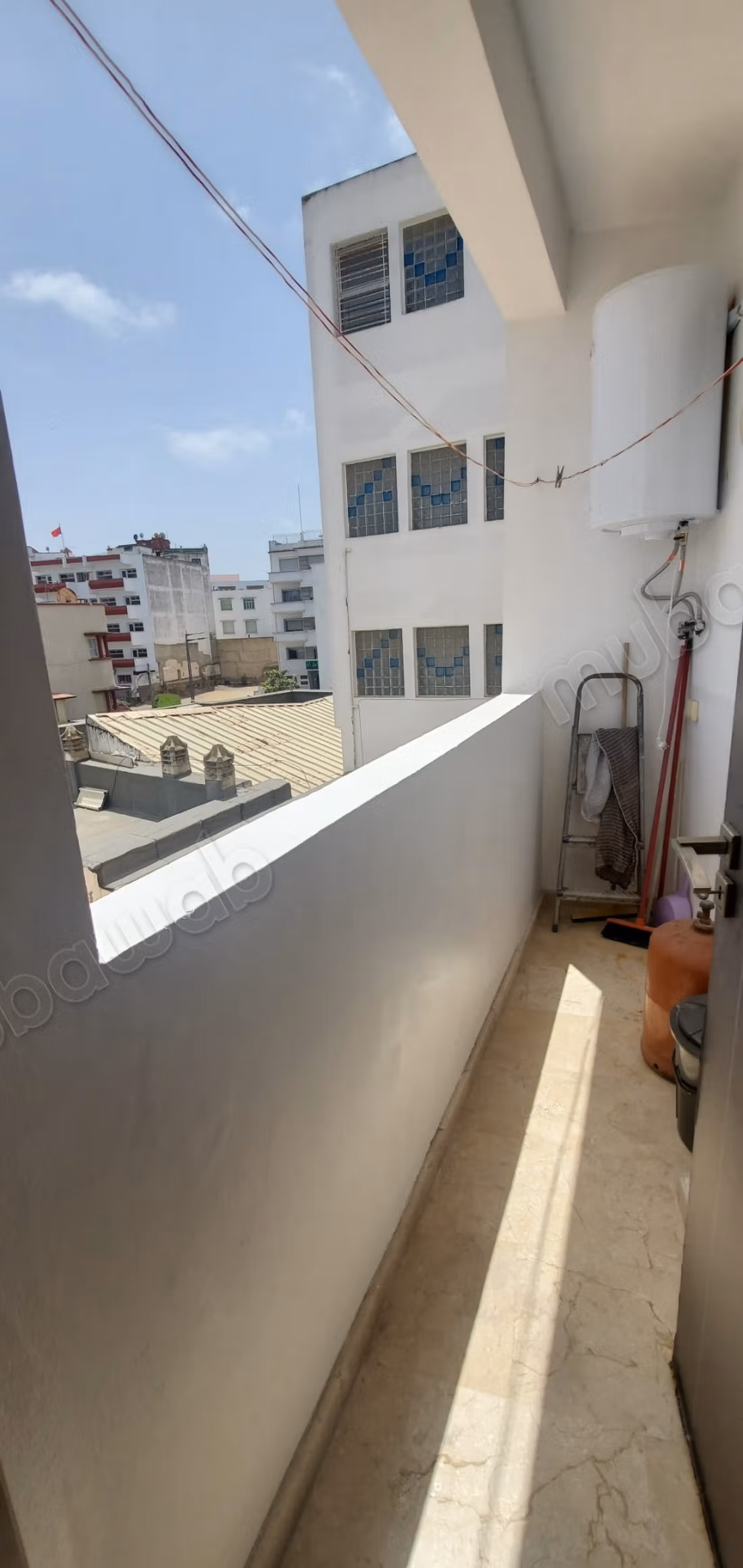 Location d'un appartement à Quartier Administratif. 3 belles chambres. Bien meublé