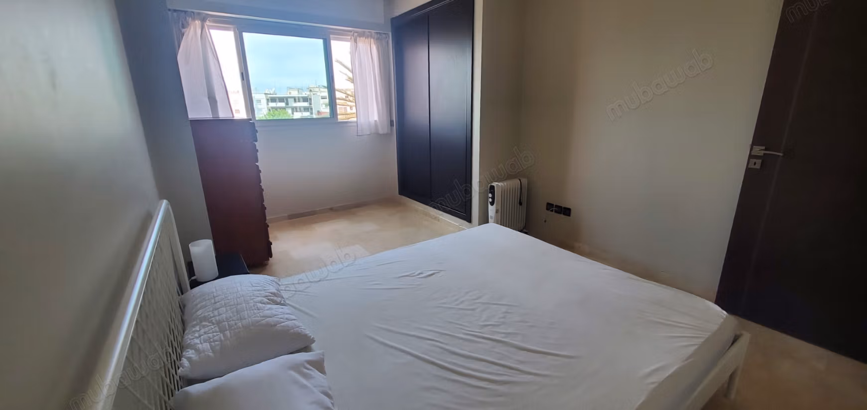 Location d'un appartement à Quartier Administratif. 3 belles chambres. Bien meublé