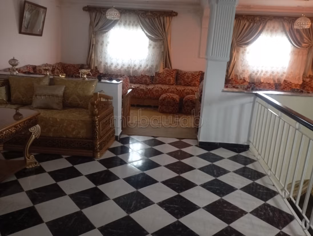 Casa con comercios en venta