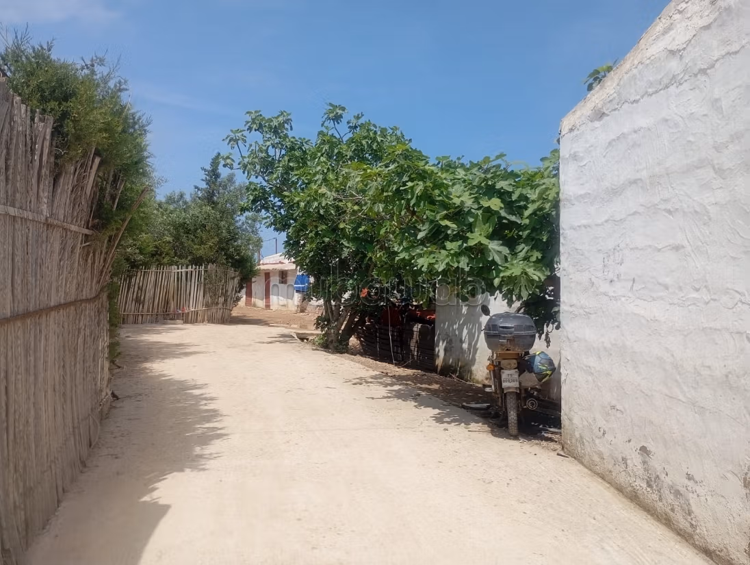 Casa con comercios en venta