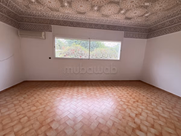 Villa en vente à Souissi – 1 890 m²