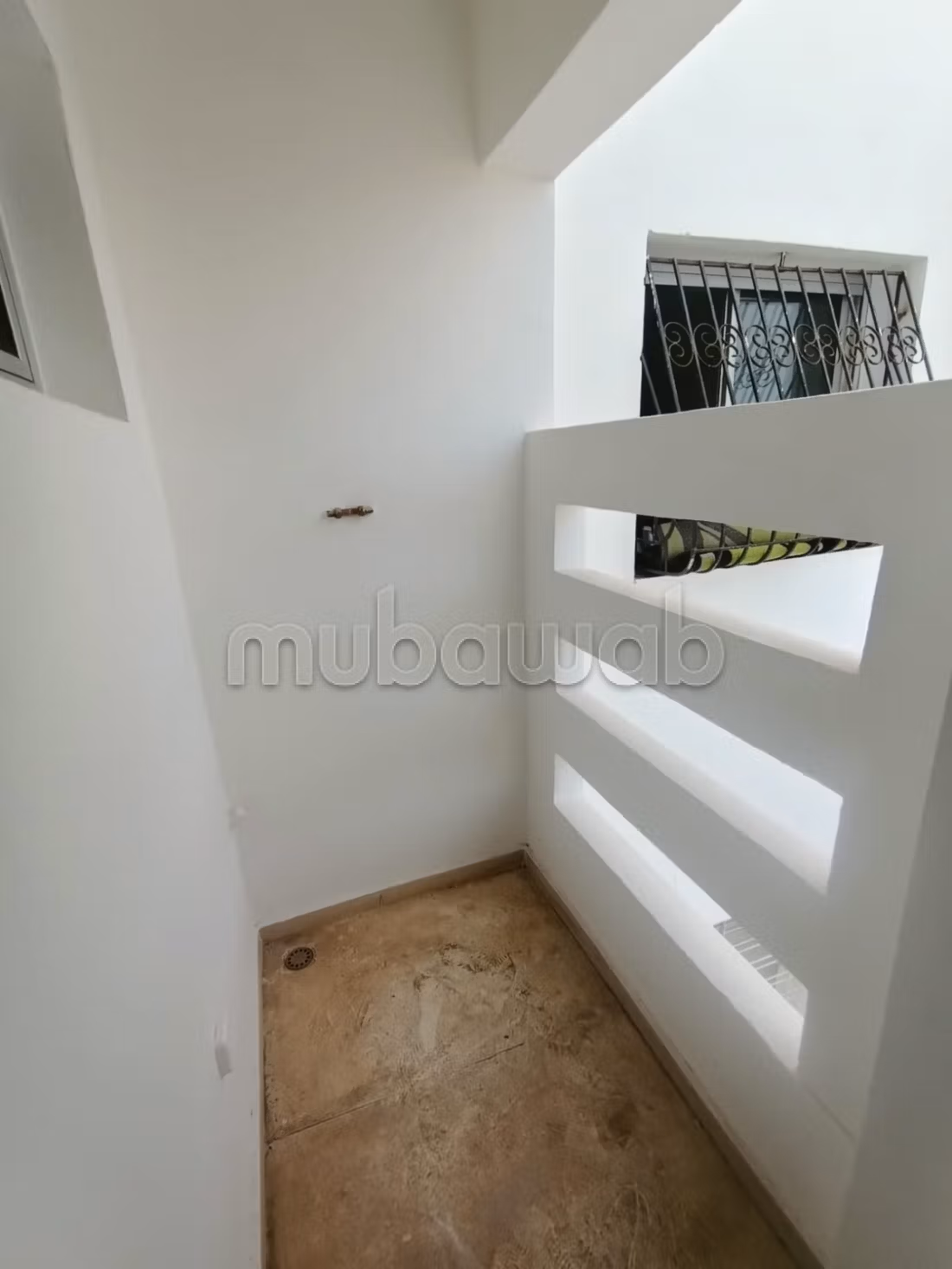 Three-Faced Apartment