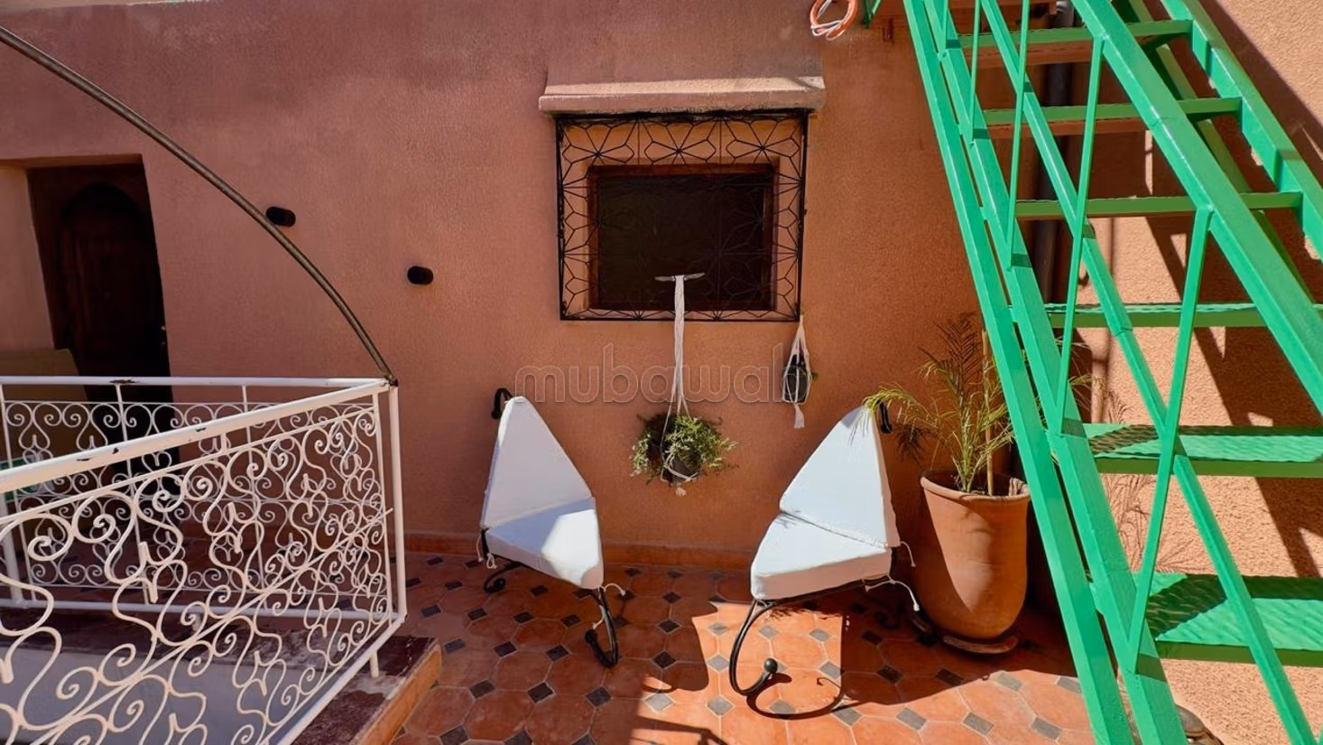 Trouvez votre riad à acheter à Ben Saleh.
Surface totale 200 m².
Climatisation et piscine
