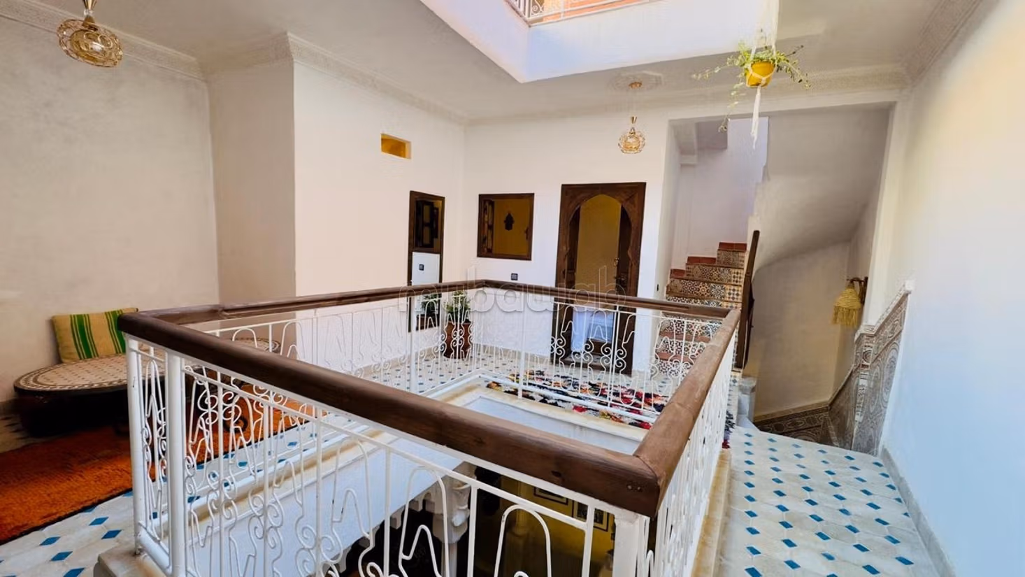 Trouvez votre riad à acheter à Ben Saleh.
Surface totale 200 m².
Climatisation et piscine