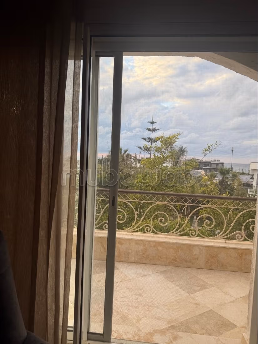 Villa for sale in Ain Diab due to be renovated ocean view