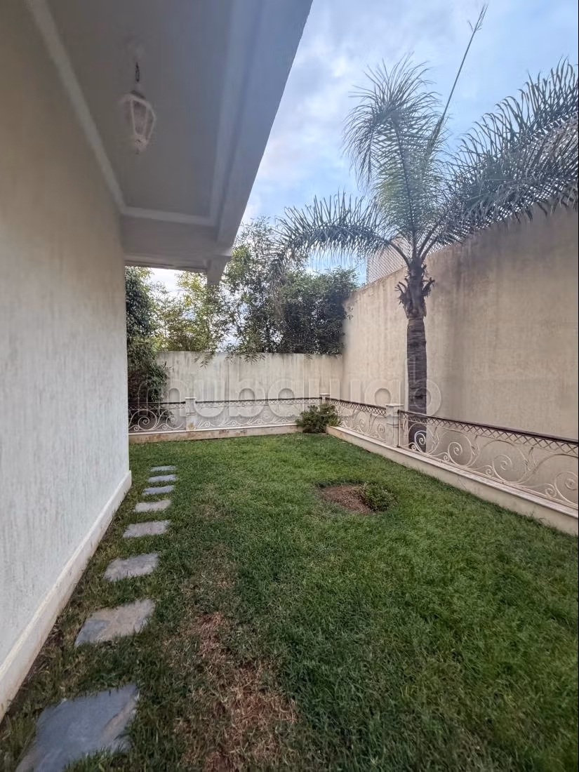 Villa for sale in Ain Diab due to be renovated ocean view