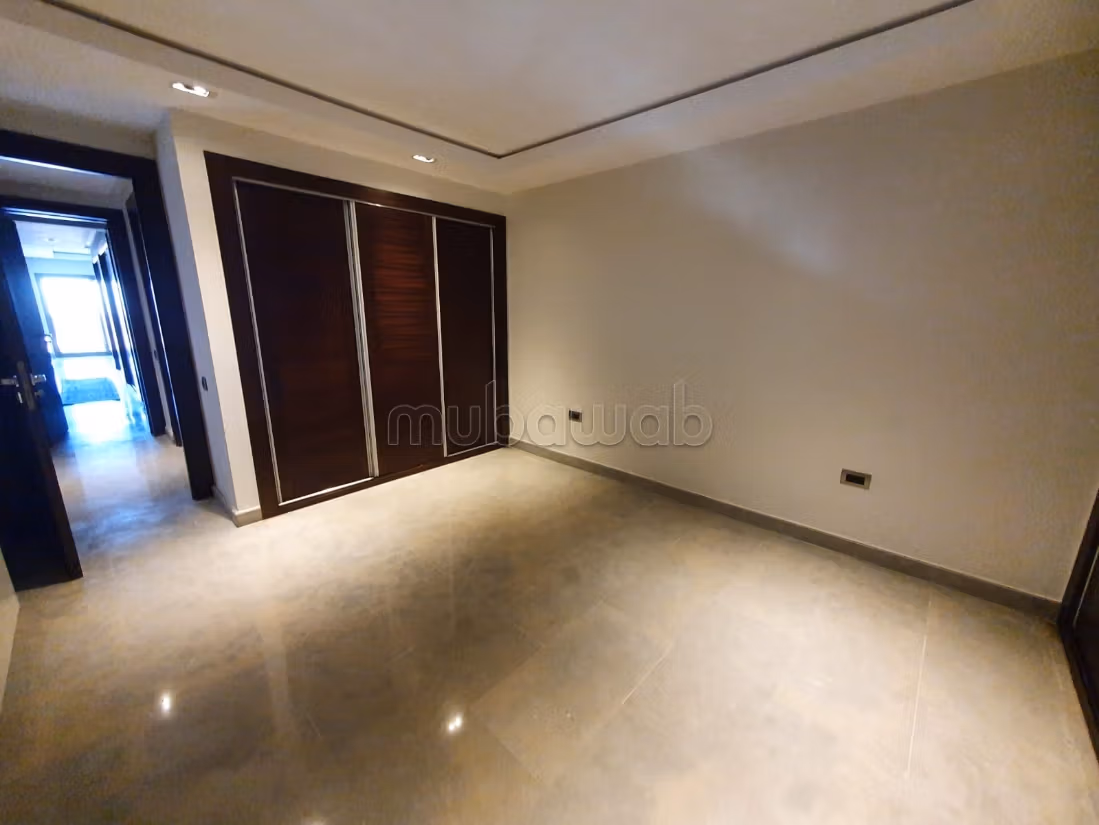 Apt 180m2 semi meuble a louer Bd Zerktouni — 4