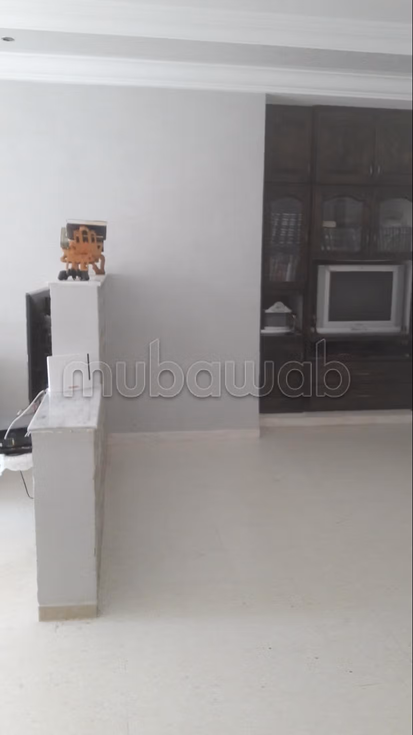 Etage villa: 5mn du technopôle Ghazela et d'Esprit