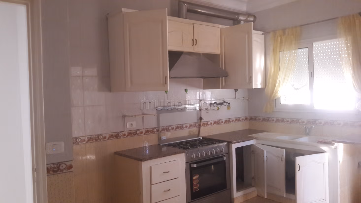 Etage villa: 5mn du technopôle Ghazela et d'Esprit