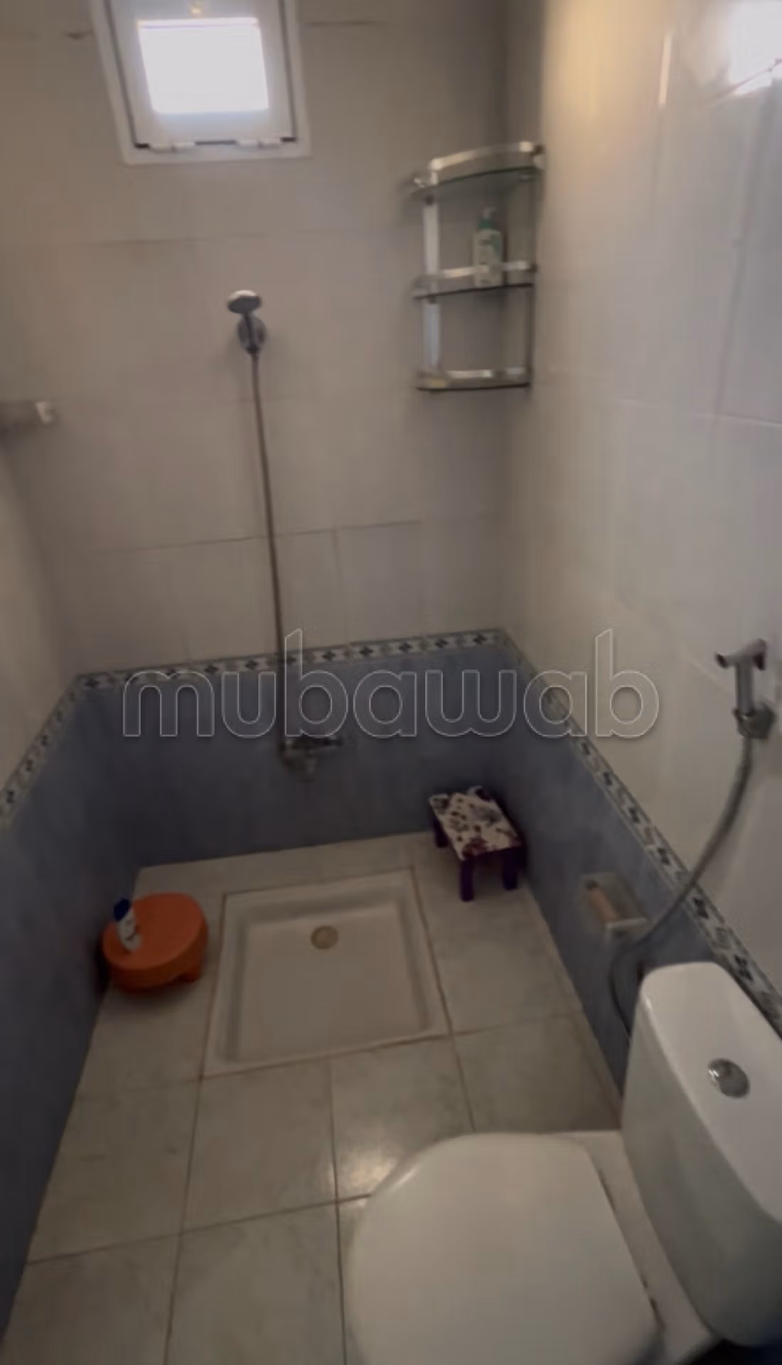 Une maison propre à vendre et un quartier calme