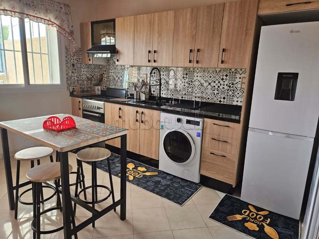 Loue, appartement de 170 m2, quartier residenciel
