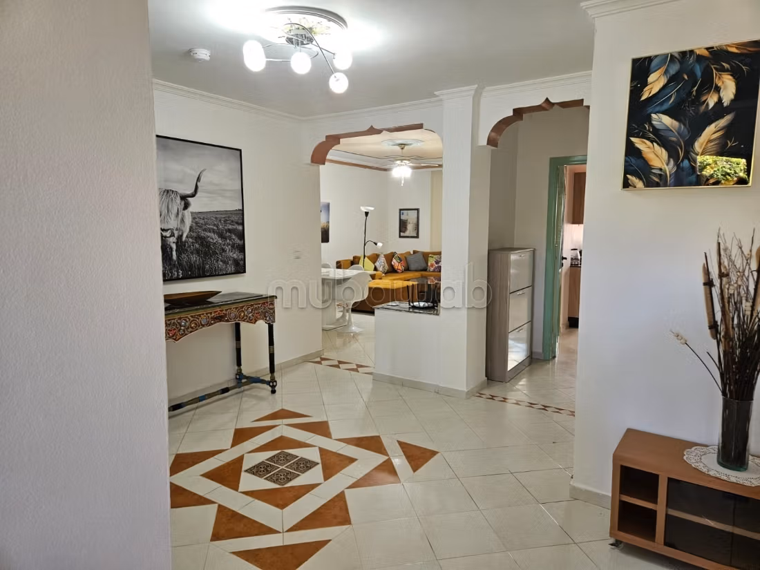 Loue, appartement de 170 m2, quartier residenciel
