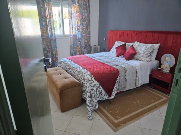 Loue, appartement de 170 m2, quartier residenciel