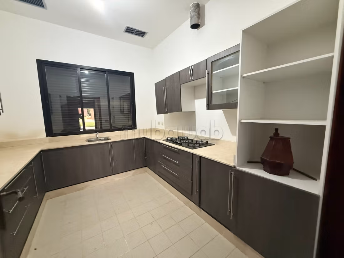Deux villas à vendre 
VNA route d’amizmiz