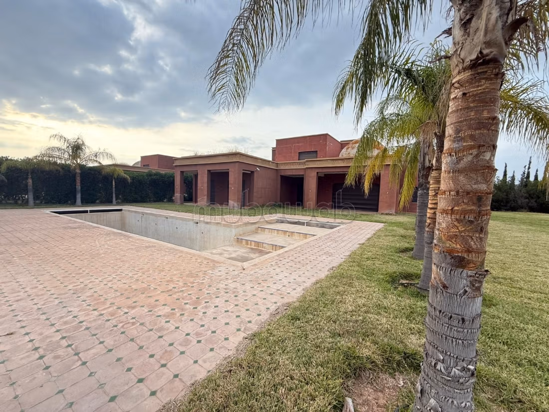 Deux villas à vendre 
VNA route d’amizmiz