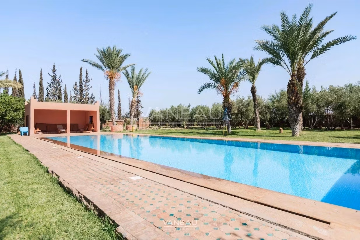 Villa avec terrain de 1/2 hectare