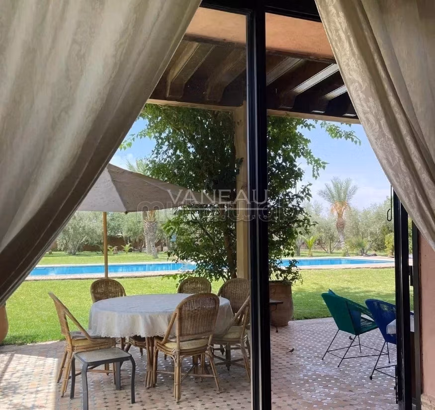 Villa avec terrain de 1/2 hectare