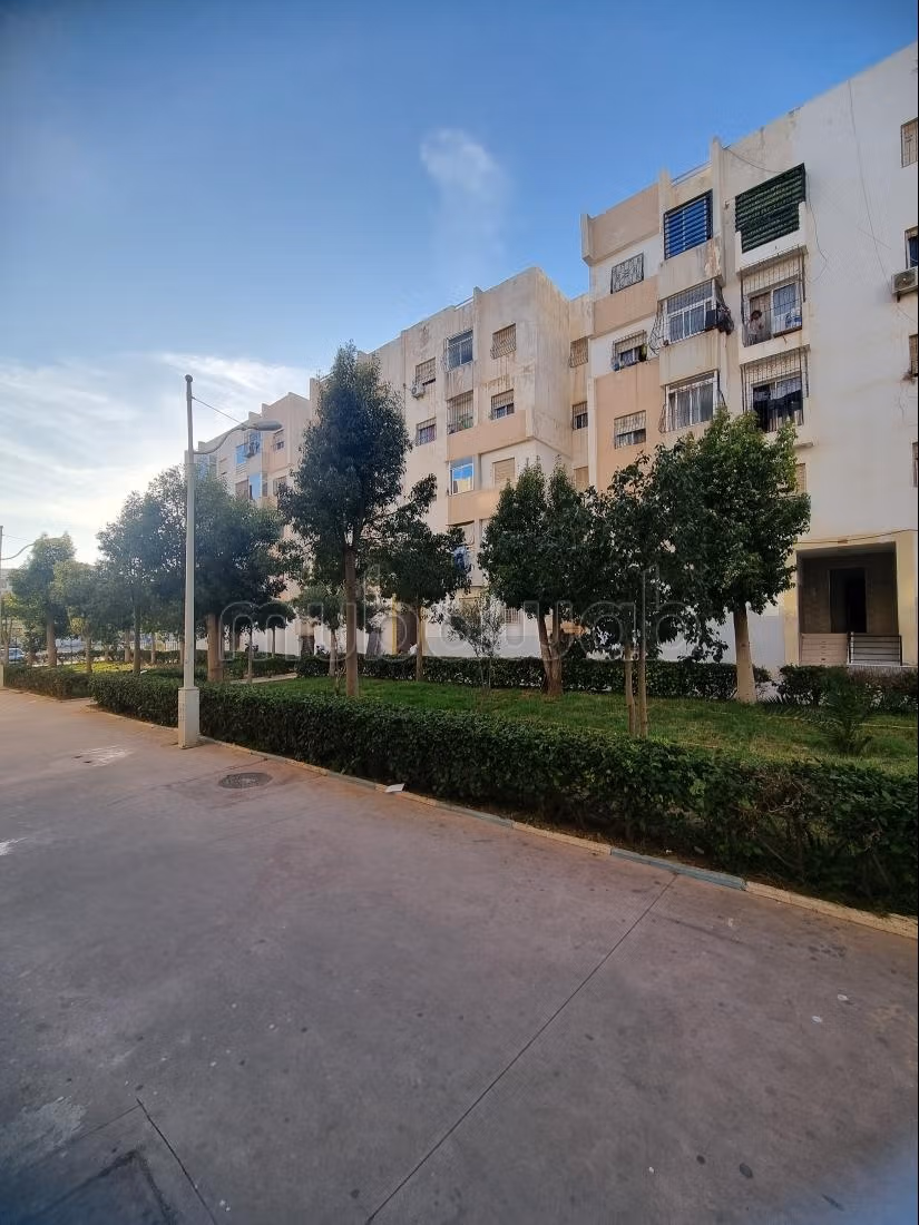 Vente d'un bel appartement à Hay Mohammadi.
Surface totale 47 m².
Conciergerie à disposition, système de climatisation — 2