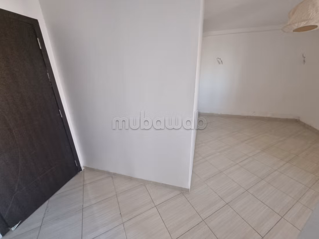 Vente d'un bel appartement à Hay Mohammadi.
Surface totale 47 m².
Conciergerie à disposition, système de climatisation — 3
