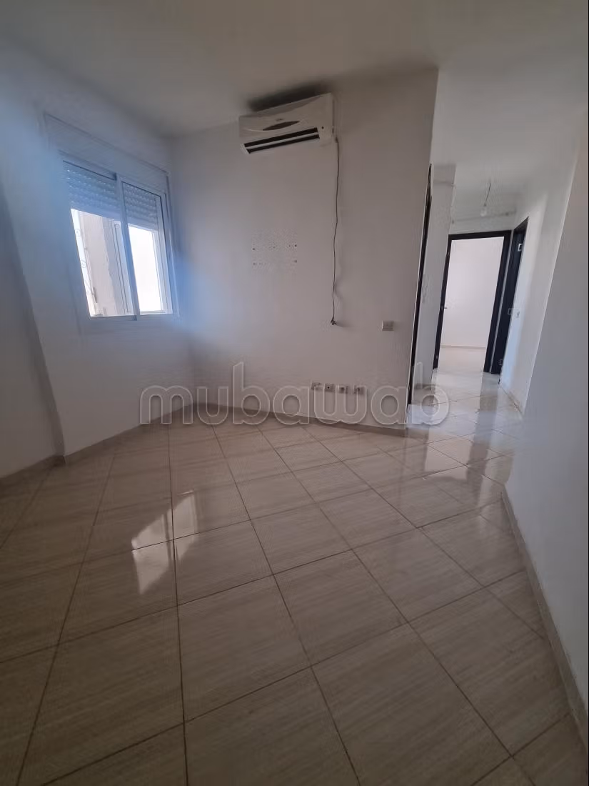 Vente d'un bel appartement à Hay Mohammadi.
Surface totale 47 m².
Conciergerie à disposition, système de climatisation — 5