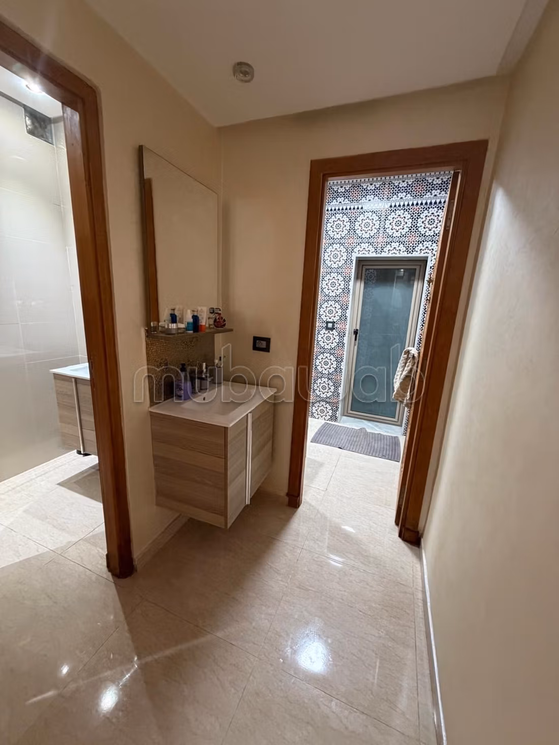 Villa de haut standing à louer à Route de l'Ourika.
Superficie 300 m²
