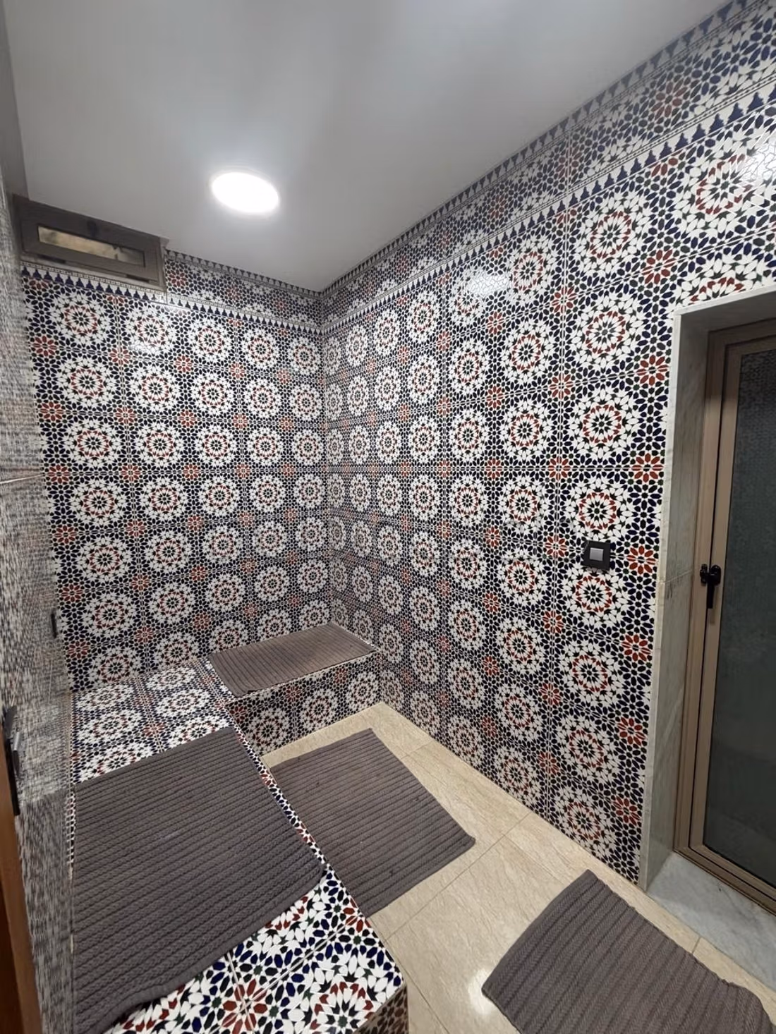 Villa de haut standing à louer à Route de l'Ourika.
Superficie 300 m²