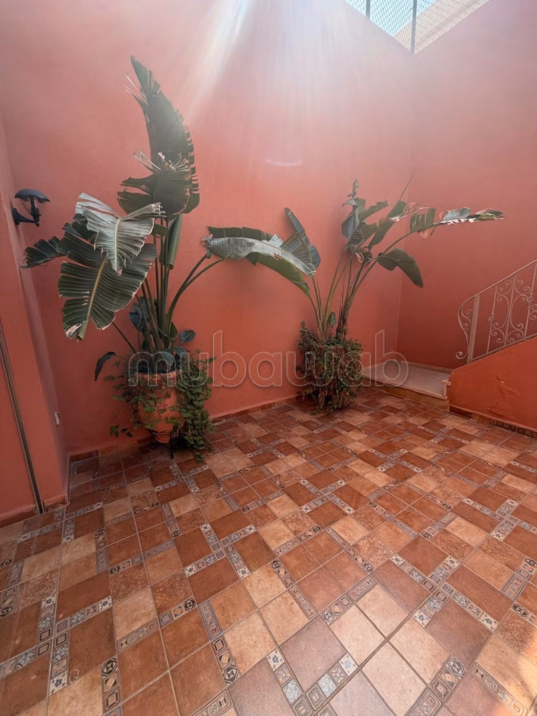Villa de haut standing à louer à Route de l'Ourika.
Superficie 300 m²