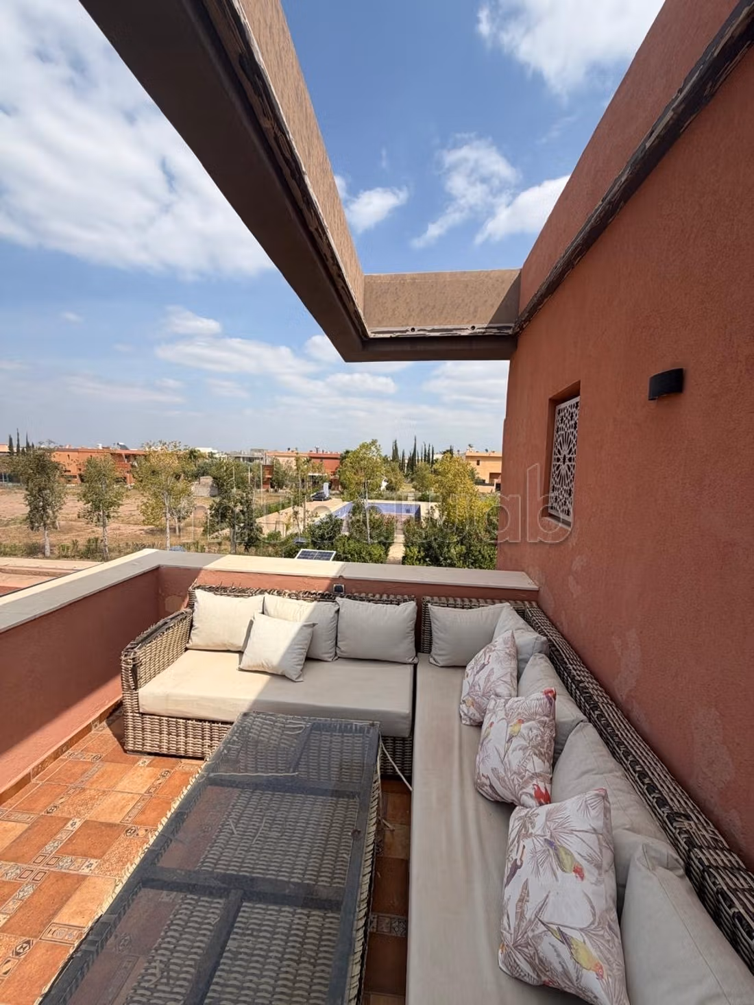 Villa de haut standing à louer à Route de l'Ourika.
Superficie 300 m²