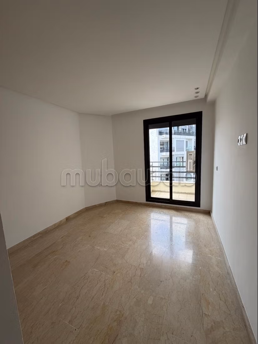 Superb sunny apartment with balcony