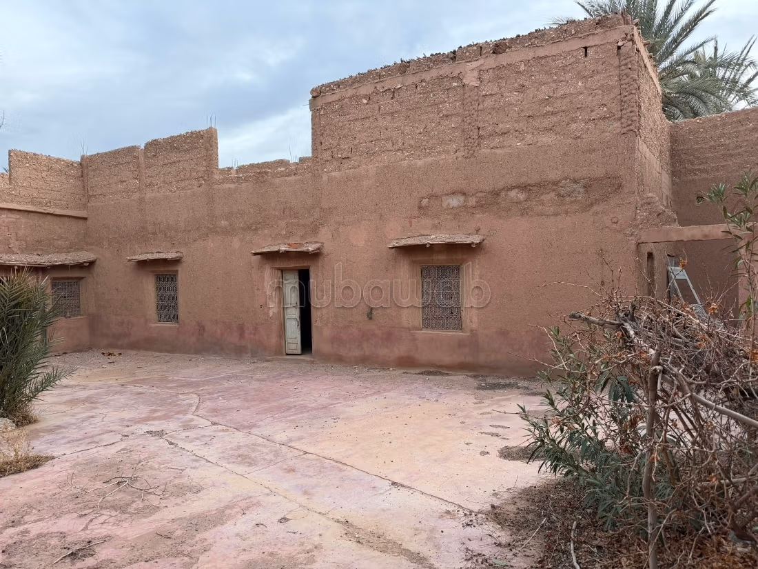 Casa titulada de 325m² con patio cerca de Kasbah Taourirt