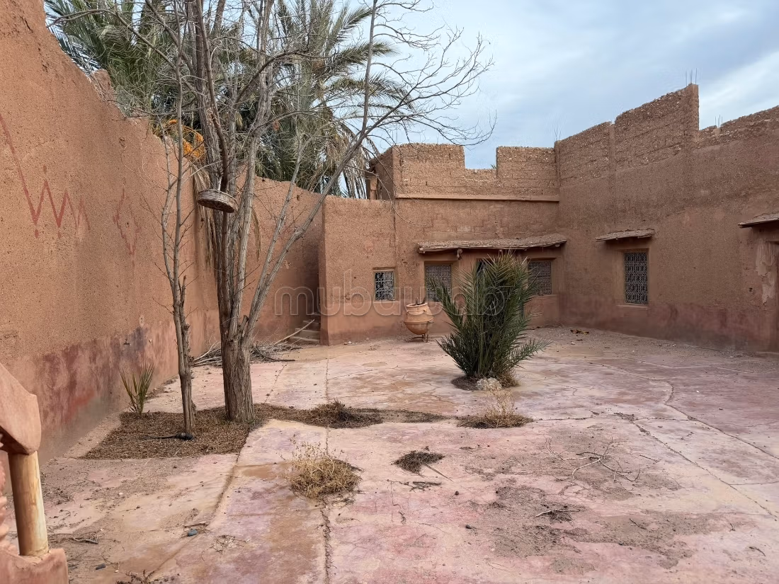 Casa titulada de 325m² con patio cerca de Kasbah Taourirt
