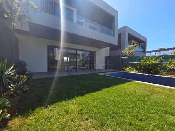Villa neuve à louer ain diab 4 chambres piscine