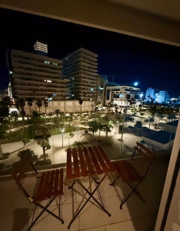 Superbe studio meublé avec terrasse à louer à CFC