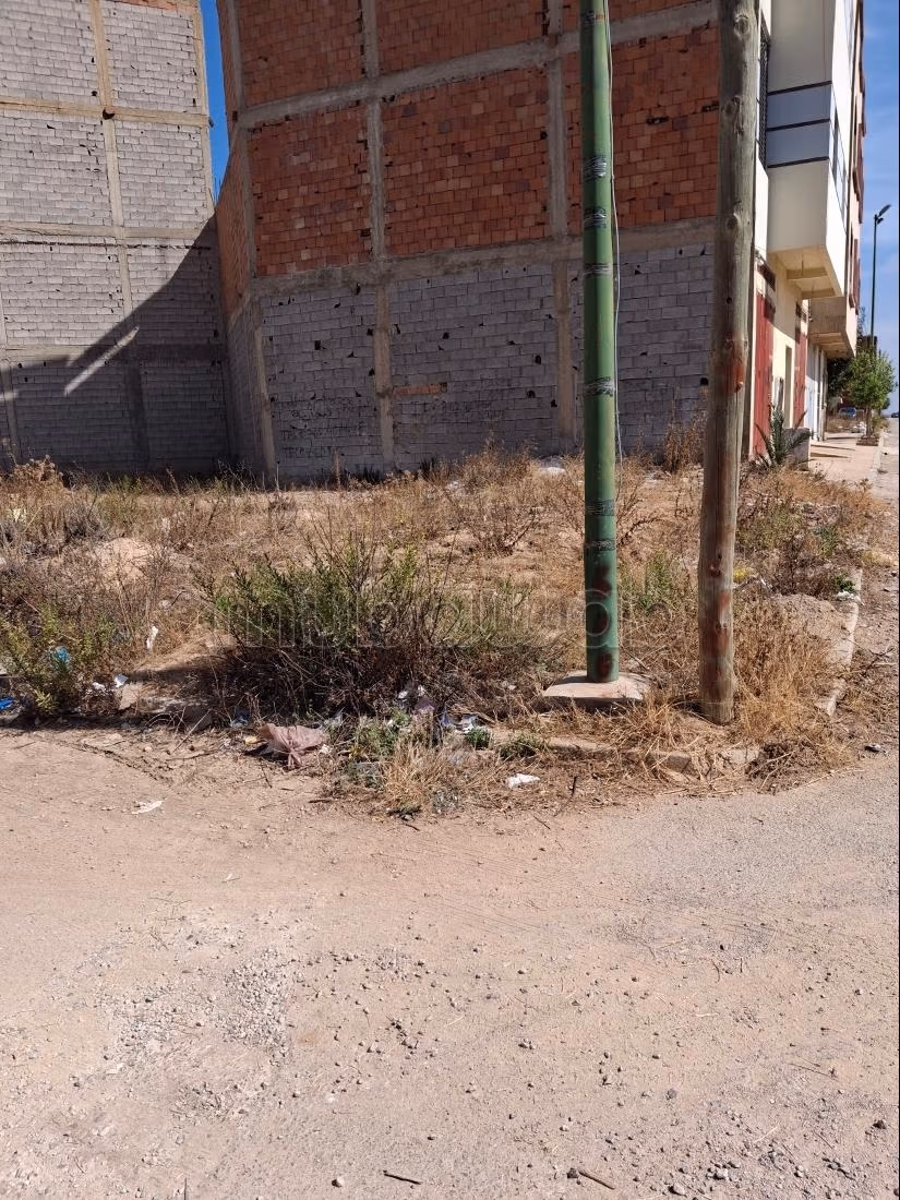 بيع بقع ارضية 
وسلان الدخيس 
مكناس