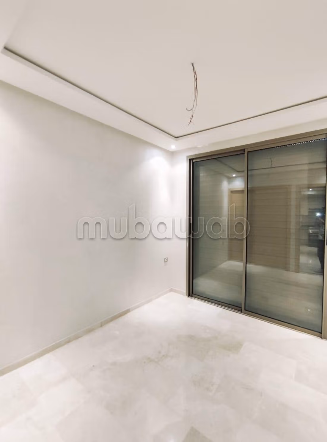 Très bel appartement en location à Guéliz. 
2 grandes pièces. 
Système de parabole et résidence sécurisée — 6