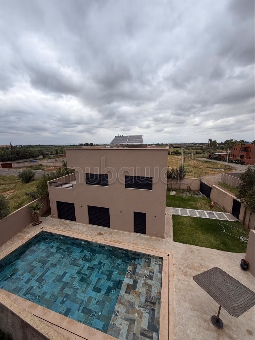 Semi-finished villa for sale – 550 m² – High-end environment