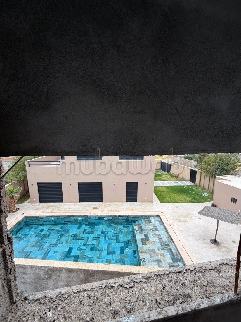 Semi-finished villa for sale – 550 m² – High-end environment